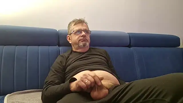 axecoman60 online show from 03.18.25