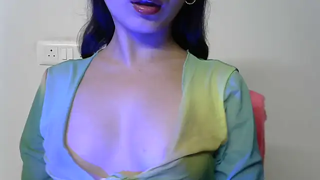 Snapshot of amrita2210 chatting on 10.04.25 amrita2210 online show from 10.04.25
