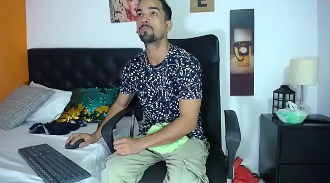 ryan musclexxx online show from 12.17.24
