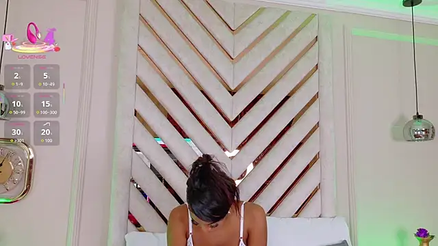 Snapshot of Lola_King chatting on 09.25.25 Lola King online show from 09.25.25