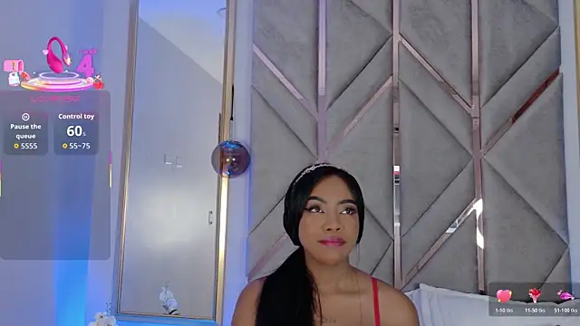 Snapshot of Lola_King chatting on 11.05.25 Lola King online show from 11.05.25