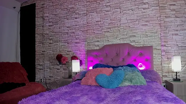 Snapshot of kitty_queen10 chatting on 10.29.25 kitty queen10 online show from 10.29.25