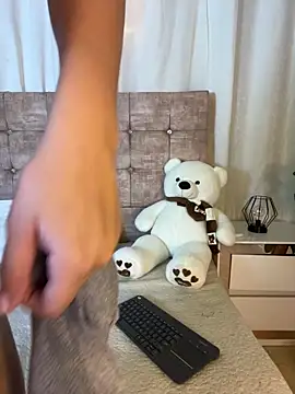 littlemelodi18 online show from 02.22.26