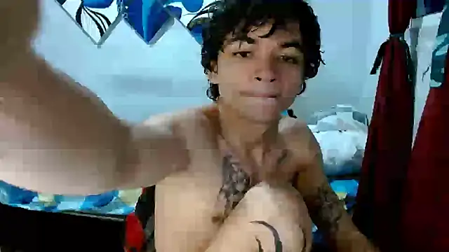 Snapshot of Lovebeng_ chatting on 10.08.25 Lovebeng online show from 10.08.25