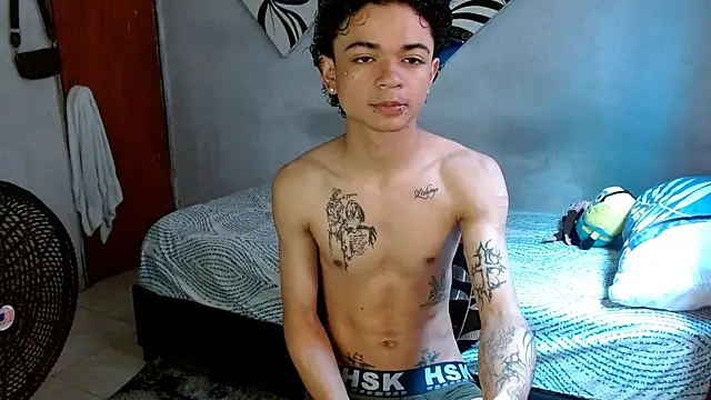 Snapshot of Lovebeng_ chatting on 10.23.25 Lovebeng online show from 10.23.25