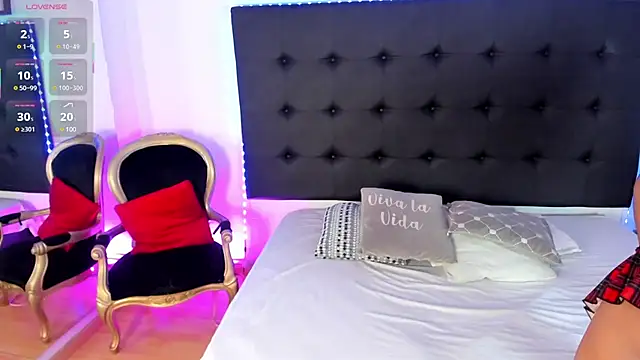 SaraDreamss online show from 02.18.25