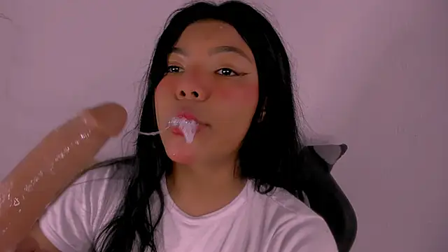 Snapshot of veky_saliva01 chatting on 10.22.25 veky saliva01 online show from 10.22.25