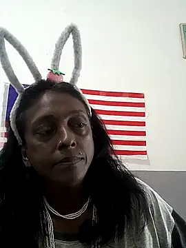 Snapshot of mamakarma1403 chatting on 09.27.25 mamakarma1403 online show from 09.27.25