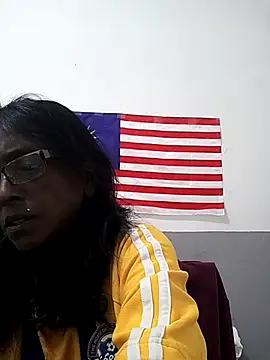 Snapshot of mamakarma1403 chatting on 10.03.25 mamakarma1403 online show from 10.03.25