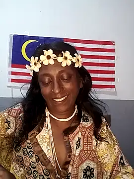 Snapshot of mamakarma1403 chatting on 10.08.25 mamakarma1403 online show from 10.08.25