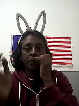 Snapshot of mamakarma1403 chatting on 10.10.25 mamakarma1403 online show from 10.10.25