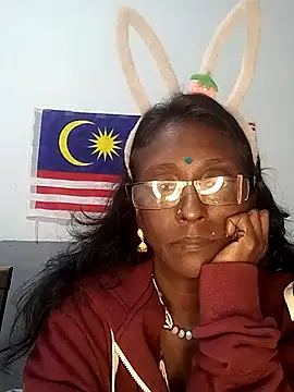 Snapshot of mamakarma1403 chatting on 10.22.25 mamakarma1403 online show from 10.22.25