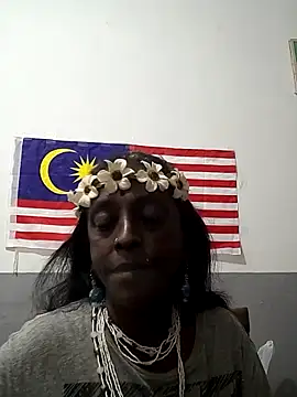 Snapshot of mamakarma1403 chatting on 11.01.25 mamakarma1403 online show from 11.01.25