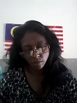 Snapshot of mamakarma1403 chatting on 11.05.25 mamakarma1403 online show from 11.05.25