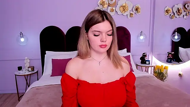 Snapshot of ZaraBloom chatting on 03.09.25 ZaraBloom online show from 03.09.25