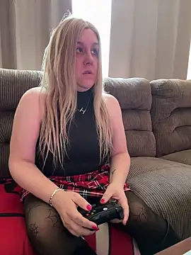 PuckBunny17 online show from 09.29.25