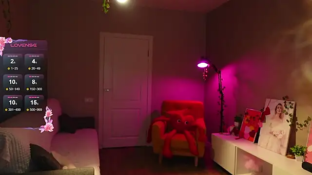 Snapshot of SpiceJessy chatting on 02.17.26 SpiceJessy online show from 02.17.26