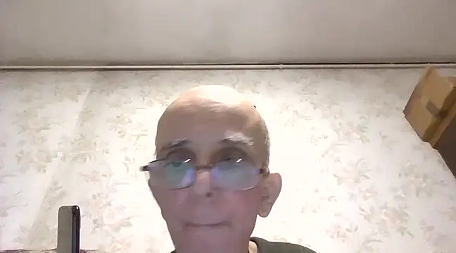 Snapshot of mariusica1@xh chatting on 02.04.25 mariusica1xh online show from 02.04.25