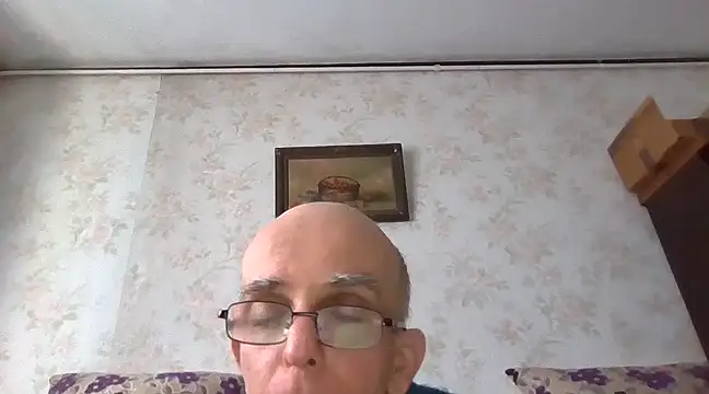 Snapshot of mariusica1@xh chatting on 02.05.25 mariusica1xh online show from 02.05.25