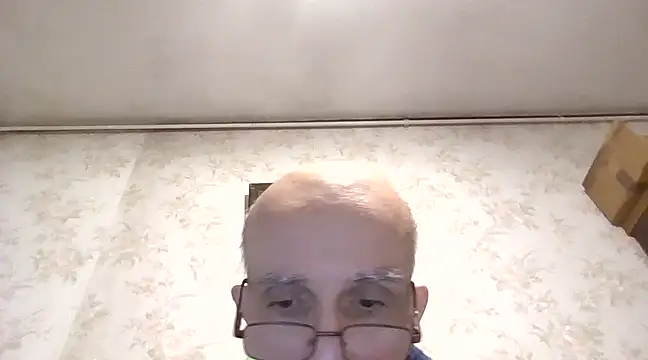 Snapshot of mariusica1@xh chatting on 02.05.25 mariusica1xh online show from 02.05.25