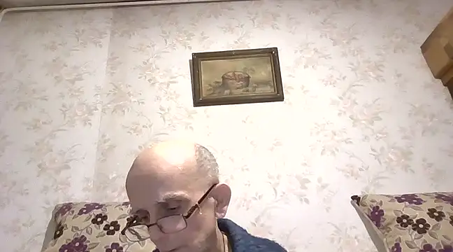 Snapshot of mariusica1@xh chatting on 02.06.25 mariusica1xh online show from 02.06.25