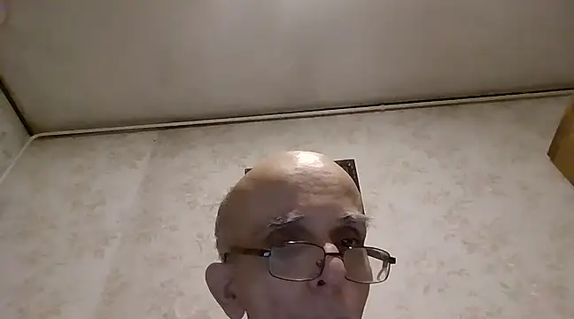 Snapshot of mariusica1@xh chatting on 02.08.25 mariusica1xh online show from 02.08.25