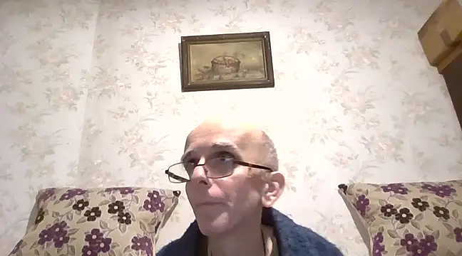 Snapshot of mariusica1@xh chatting on 02.11.25 mariusica1xh online show from 02.11.25