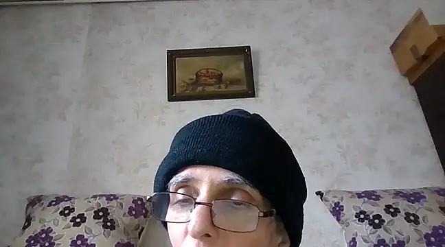 Snapshot of mariusica1@xh chatting on 02.12.25 mariusica1xh online show from 02.12.25