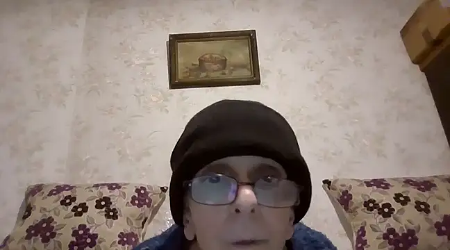 Snapshot of mariusica1@xh chatting on 02.13.25 mariusica1xh online show from 02.13.25