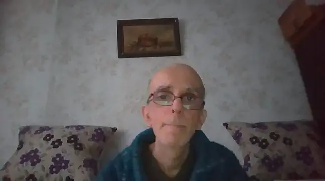 Snapshot of mariusica1@xh chatting on 02.15.25 mariusica1xh online show from 02.15.25