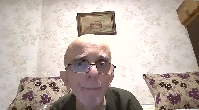 Snapshot of mariusica1@xh chatting on 02.15.25 mariusica1xh online show from 02.15.25