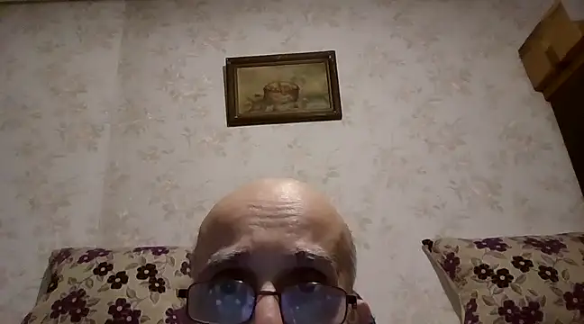 Snapshot of mariusica1@xh chatting on 02.16.25 mariusica1xh online show from 02.16.25