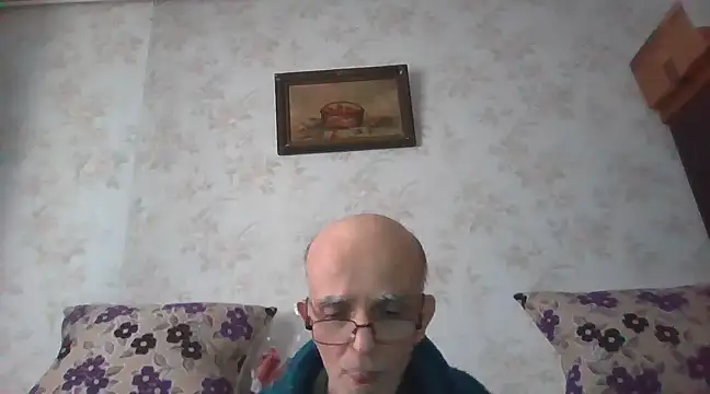 Snapshot of mariusica1@xh chatting on 02.16.25 mariusica1xh online show from 02.16.25