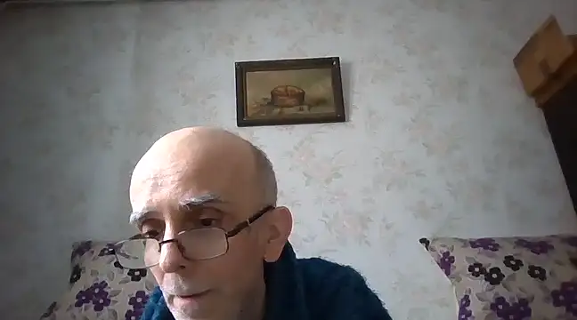 Snapshot of mariusica1@xh chatting on 02.17.25 mariusica1xh online show from 02.17.25