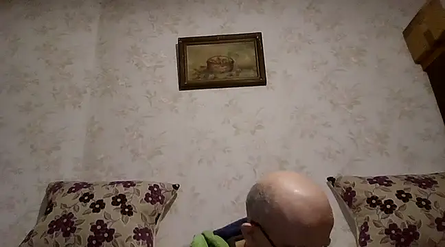 Snapshot of mariusica1@xh chatting on 02.17.25 mariusica1xh online show from 02.17.25