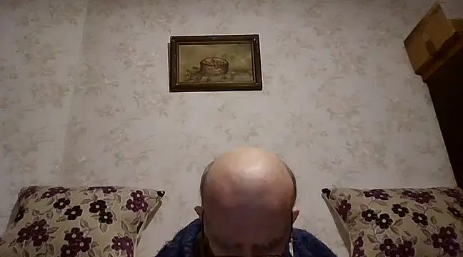 Snapshot of mariusica1@xh chatting on 02.19.25 mariusica1xh online show from 02.19.25