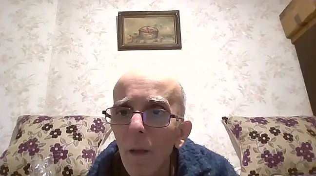 Snapshot of mariusica1@xh chatting on 02.20.25 mariusica1xh online show from 02.20.25