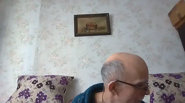 Snapshot of mariusica1@xh chatting on 02.25.25 mariusica1xh online show from 02.25.25