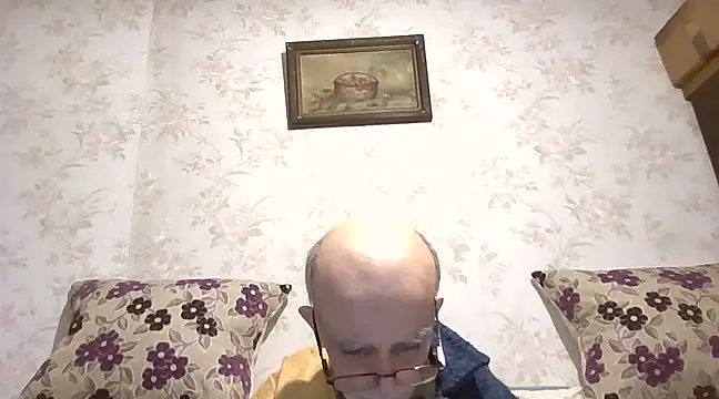 Snapshot of mariusica1@xh chatting on 02.25.25 mariusica1xh online show from 02.25.25