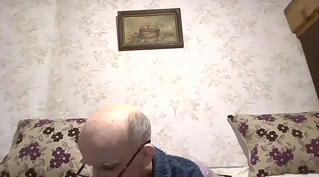 Snapshot of mariusica1@xh chatting on 02.27.25 mariusica1xh online show from 02.27.25