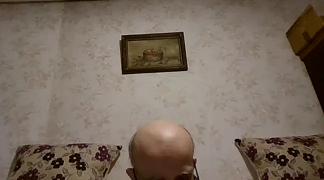 Snapshot of mariusica1@xh chatting on 02.28.25 mariusica1xh online show from 02.28.25