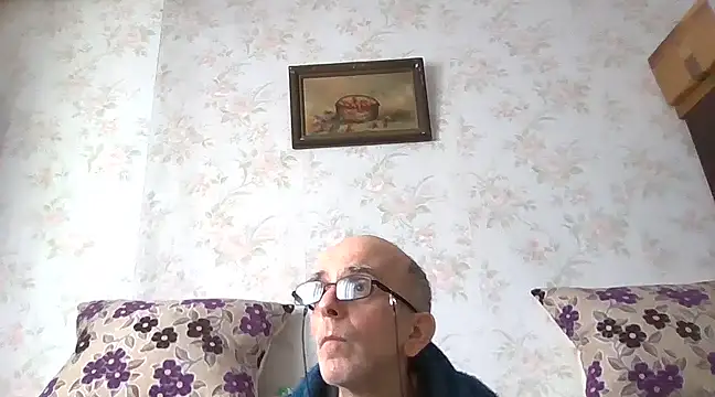 Snapshot of mariusica1@xh chatting on 03.12.25 mariusica1xh online show from 03.12.25