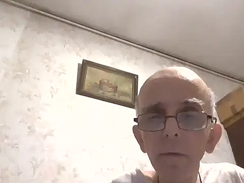 Snapshot of mariusica1@xh chatting on 09.15.25 mariusica1xh online show from 09.15.25