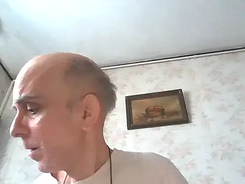 Snapshot of mariusica1@xh chatting on 09.16.25 mariusica1xh online show from 09.16.25