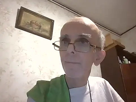 Snapshot of mariusica1@xh chatting on 09.16.25 mariusica1xh online show from 09.16.25