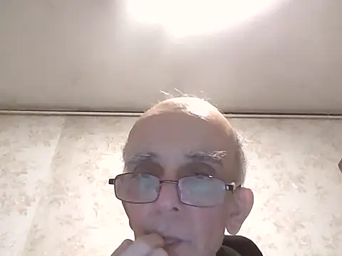 Snapshot of mariusica1@xh chatting on 09.27.25 mariusica1xh online show from 09.27.25