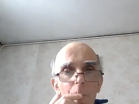 Snapshot of mariusica1@xh chatting on 09.30.25 mariusica1xh online show from 09.30.25