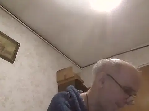 Snapshot of mariusica1@xh chatting on 10.04.25 mariusica1xh online show from 10.04.25