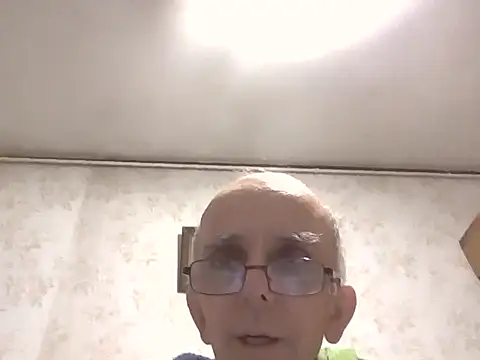 Snapshot of mariusica1@xh chatting on 10.12.25 mariusica1xh online show from 10.12.25