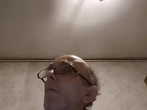 Snapshot of mariusica1@xh chatting on 10.15.25 mariusica1xh online show from 10.15.25